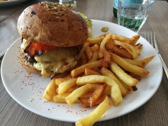 Village Suresnes