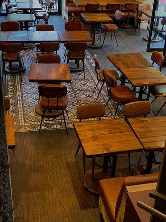 Bistro Charl'Yvonne